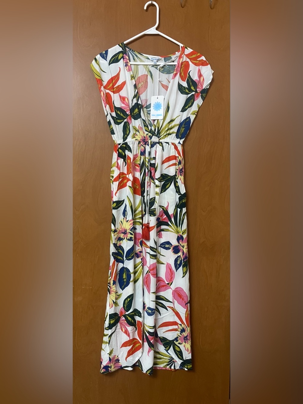 Blue Island Women's White Floral Beach Coverup Size XS New With Tags